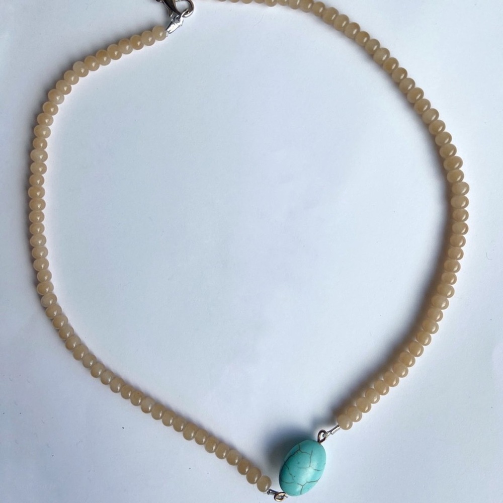 Cute modest little beaded necklace!!